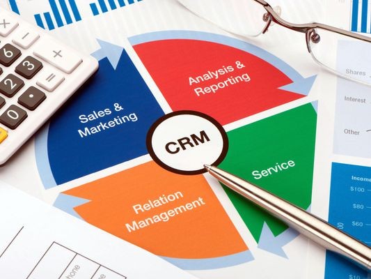 الفرق بين المبيعات والتسويق